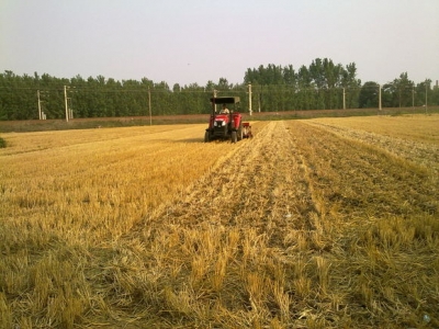 武穴打好“机械秋播”主动仗