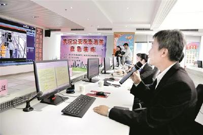 武汉8000台公交车年内实现“一键报警”