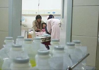 入秋以来气温偏高 手足口病有“卷土重来”趋势 