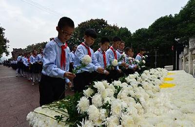湖北省隆重举行烈士纪念日纪念活动