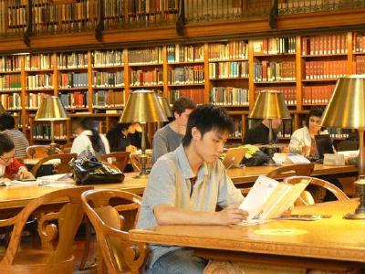 高校试行图书馆“计时学习” 不去图书馆无法毕业