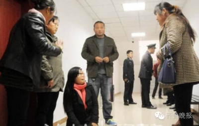 宣判！山东高考志愿篡改案被告获刑7个月 其母跪地求原谅……  