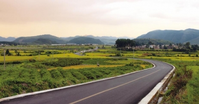 蕲春：产业带动 百村近10万群众步上小康路