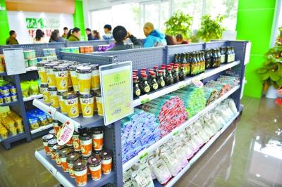 湖北首家“三同”专卖店开业 家门口可买出口标准食品