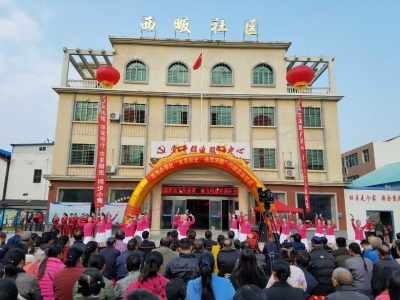 湖北麻城：192户贫困户踏上“幸福快车”