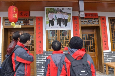 网媒记者“领证”一周年 难忘6场“暴走”大事件 