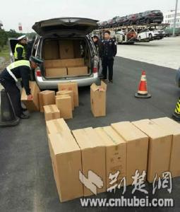 非法运输卷烟2100条 两司机被刑事拘留