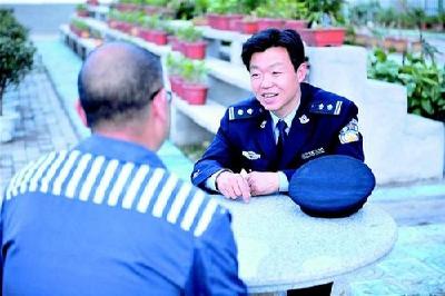 湖北14名狱警比技能：听服刑人员一声“到”就知是谁