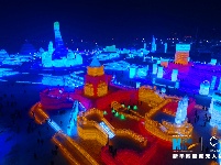 航拍哈尔滨冰雪大世界 领略夜晚童话王国