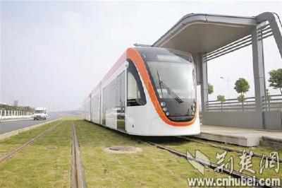 武汉首条有轨电车12月底试运行 可换乘两条地铁线 