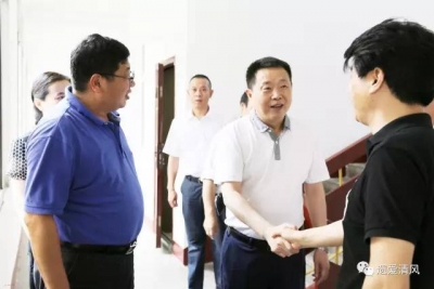 肖伏清：抓好政府系统管党治党工作