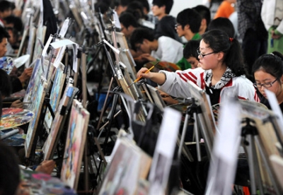 湖北省1.75万人昨日参加美术高考 艺考人数下降