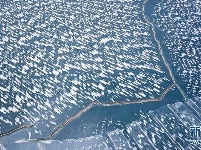 壮观！青海湖开始大面积封冻