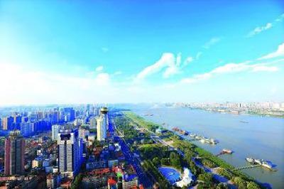 蒋超良就经济工作听取专家学者、企业家意见