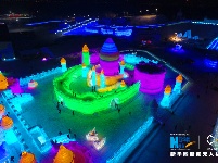航拍哈尔滨冰雪大世界 领略夜晚童话王国