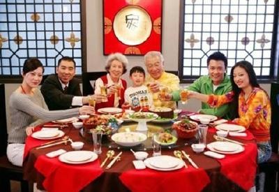 酒店团年预订率高达九成 市民新宠“拎着走”的年饭