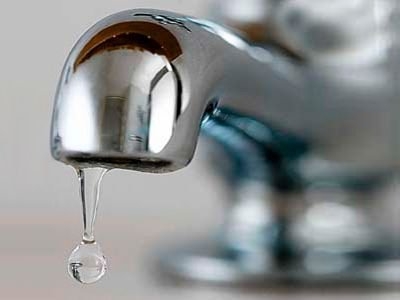 黄冈市民质疑自来水有异味 自来水公司：系消毒液气味