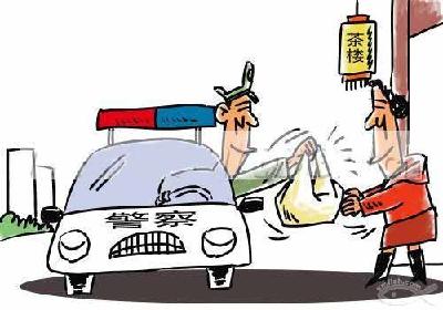 黄冈通报12起典型案例 警察开警车吃夜宵被处分
