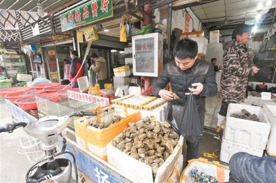 临近春节海鲜价开始下调 淘平价海鲜丰富年饭餐桌