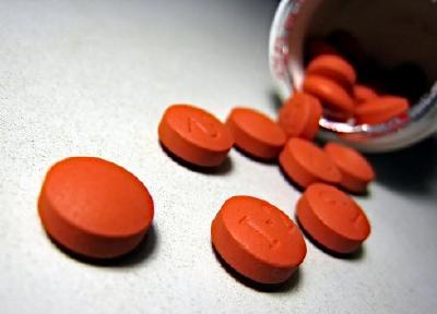 武穴婆婆肠子挂体外生活20年 生活困难无钱治疗