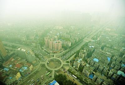 武汉昨遭今冬最强雾霾 今明两天雨水有望洗尘