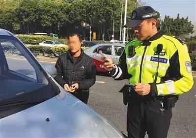 后排乘客未系安全带的哥被罚200元 专家：强人所难