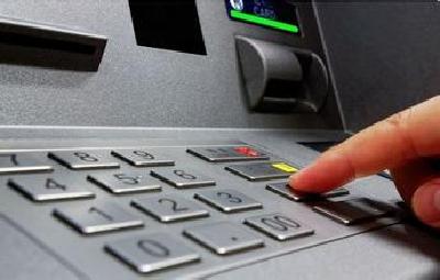 11岁女孩似侦探柯南 试出银行密码半年偷买3手机