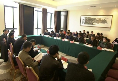 肖伏清会见省交投公司董事长和总经理