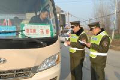 武穴开展春运期间出租车营运秩序整治 违规行为将受重罚