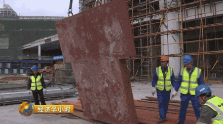 建筑工人收入碾压