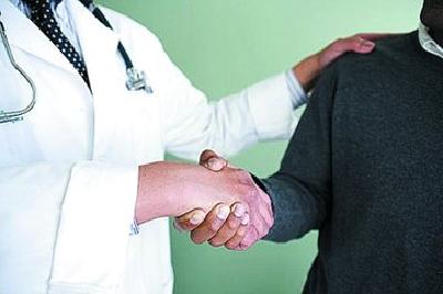 医患关系的痛点在哪里？又该如何治？两会代表委员把脉开方