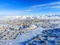 航拍：青海玛多县初春雪景 积雪不融如童话世界