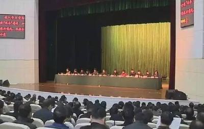 【务实重行】看看刘雪荣在全市领导干部会议上传达贯彻全国两会精神时强调了什么