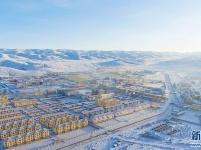 航拍：青海玛多县初春雪景 积雪不融如童话世界