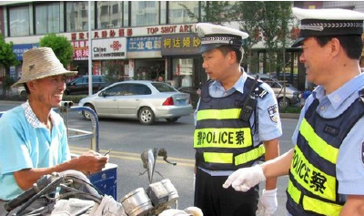 浠水警方严查“23321”类交通违法保节日平安