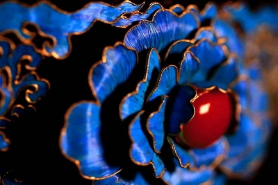 这抹幽蓝，许皇帝万代江山、许爱情永世不变，惊艳中国千年！  