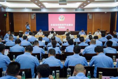 湖北人“不服周”要“外学湖南、内学黄冈”  搭建治安防控平台 推进“地网”与“天网”无缝对接