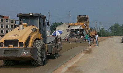 沿江一级公路武穴段进展顺利