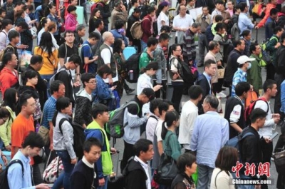 2017中国铁路暑运拉开帷幕 预计发送旅客5.98亿人次