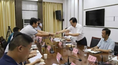 黄梅县：交办问题 传导压力 强化整改——黄梅召开市委督查反馈问题交办会