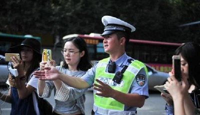 萌罚单、抄交规、看警示片 多地人性化执法屡出奇招