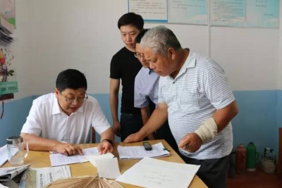 【工作动态】市纪委赴团风县督导检查精准扶贫领域监督执纪问责工作