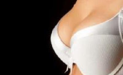 不敢信！切开20岁女孩的乳房,医生都吓一跳,里面竟然全是“泥”
