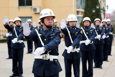 又卖萌，又抄交规……这些“花式执法”脑洞太大，最后一个够狠！