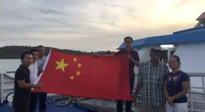 在这个总理房顶都被掀的国家，中国“逆风”撤侨!