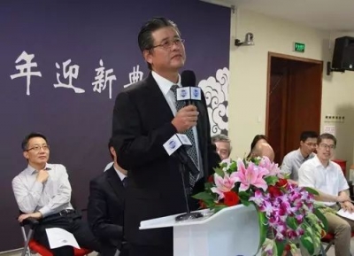 北大教授忠告：早睡早起+微信朋友圈控制在10人以内…