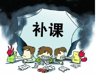 学生投诉学校补课收费遭劝退 教育局称未泄露信息
