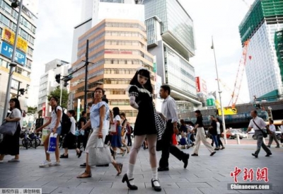  赴日游客突破2000万 中国游客支出超总消费额四成