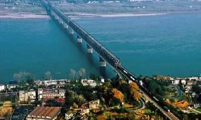 湖北省12座长江大桥同时在建 创造历史之最