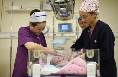 中国“二孩”政策成果显现：新出生婴儿增长131万